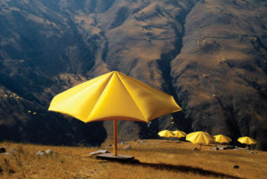 christo and jeanne-claude the umbrellas japan-usa 1991